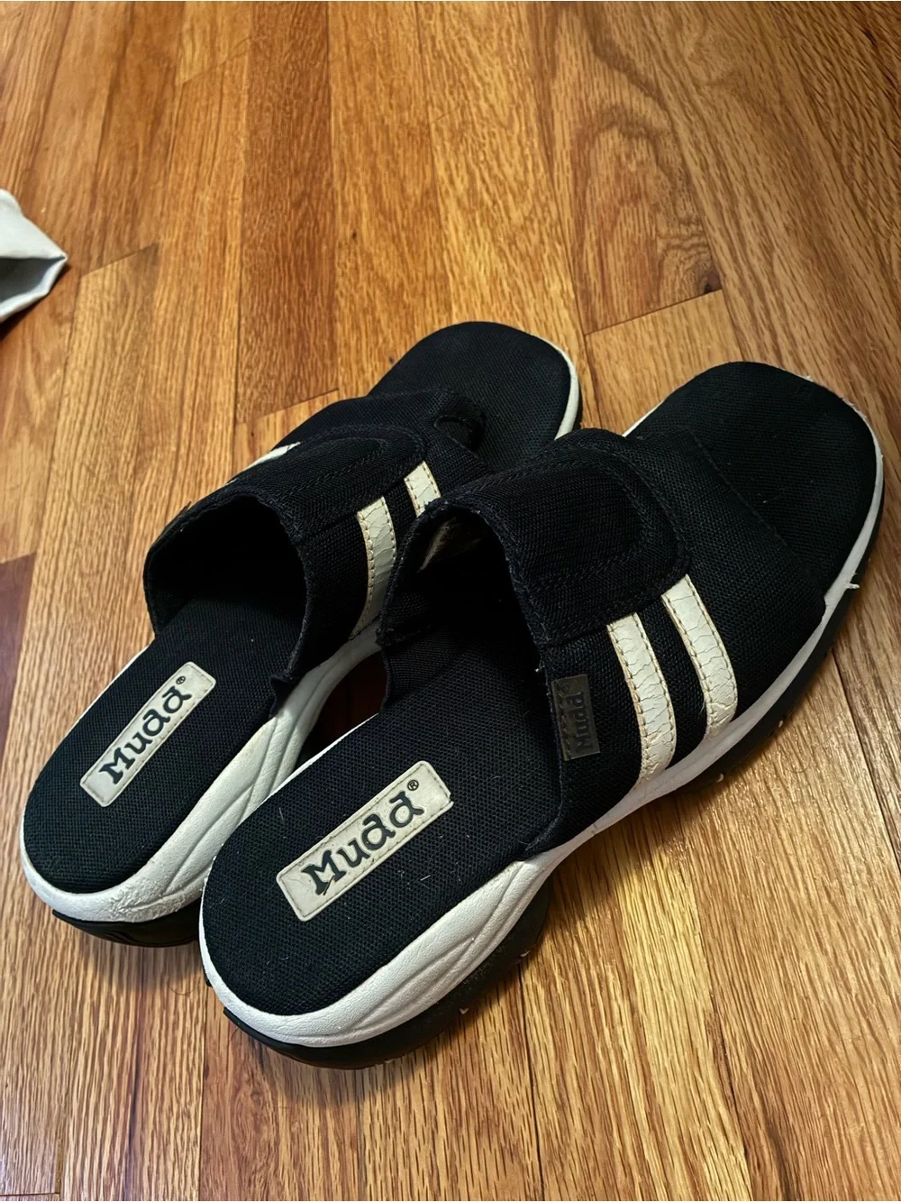 Y2K Vintage Mudd Navy Sporty Slide Platform Sandals with White Accent Stripes